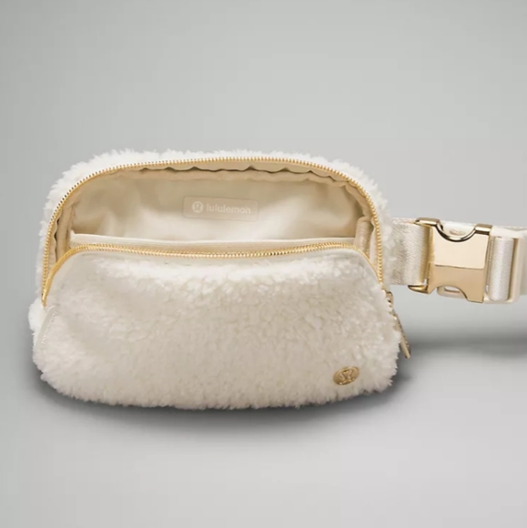 NWT Lululemon Fleece Belt Bag Large - Picture 11 of 16